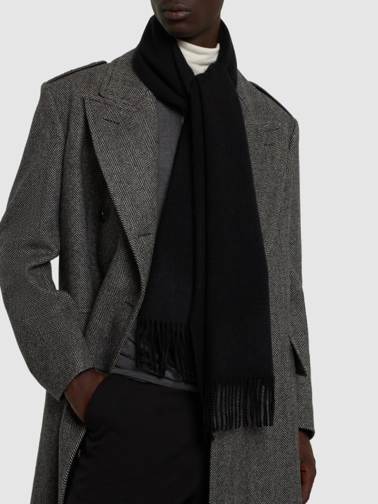 Tom Ford: Fringed cashmere scarf - men_1 | Luisa Via Roma