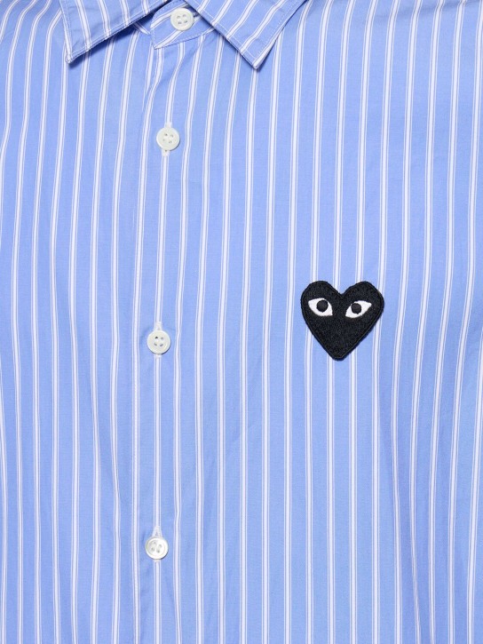Comme des Garçons Play: Chemise en coton rayé à logo Play - Bleu - men_1 | Luisa Via Roma