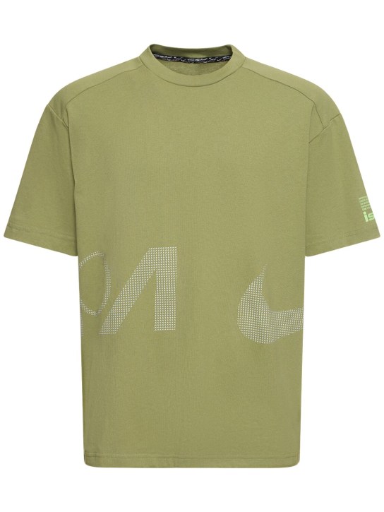 Nike: T-shirt ISPA - Vert Ghost - men_0 | Luisa Via Roma