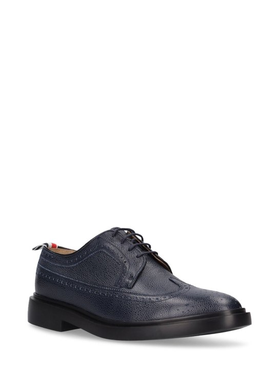 Thom Browne: Classic leather lace-up shoes - men_2 | Luisa Via Roma