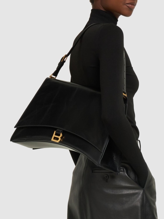 Balenciaga: Large Crush Sling leather shoulder bag - Siyah - women_1 | Luisa Via Roma
