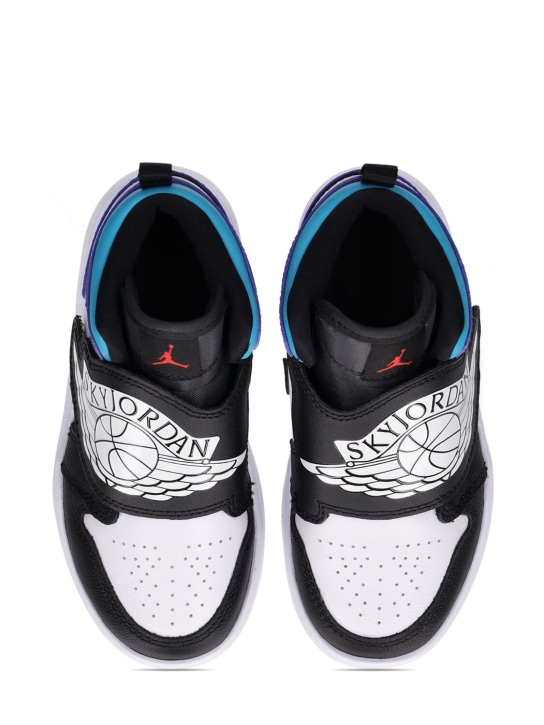 Nike: Sneakers "Sky Jordan 1" - kids-boys_1 | Luisa Via Roma