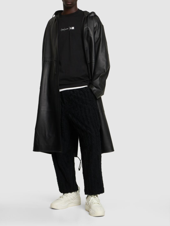 Yohji Yamamoto: New Era 코튼 티셔츠 - 블랙 - men_1 | Luisa Via Roma