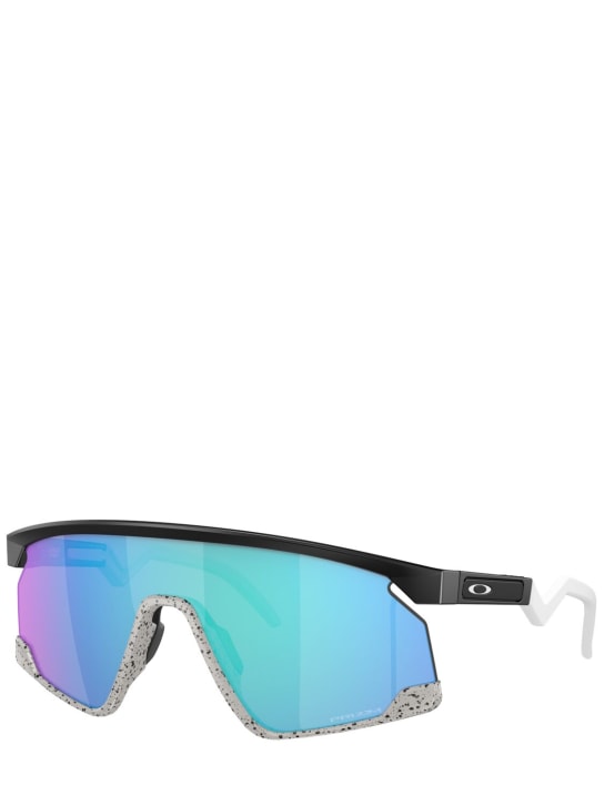 Oakley: Bxtr Mask sunglasses - Black/Blue - women_1 | Luisa Via Roma