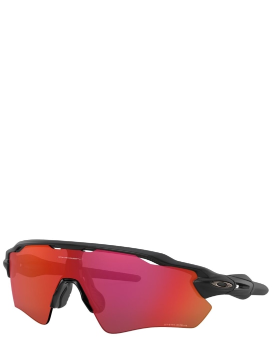 Oakley: Radar Ev Path Mask sunglasses - Black/Red - men_1 | Luisa Via Roma