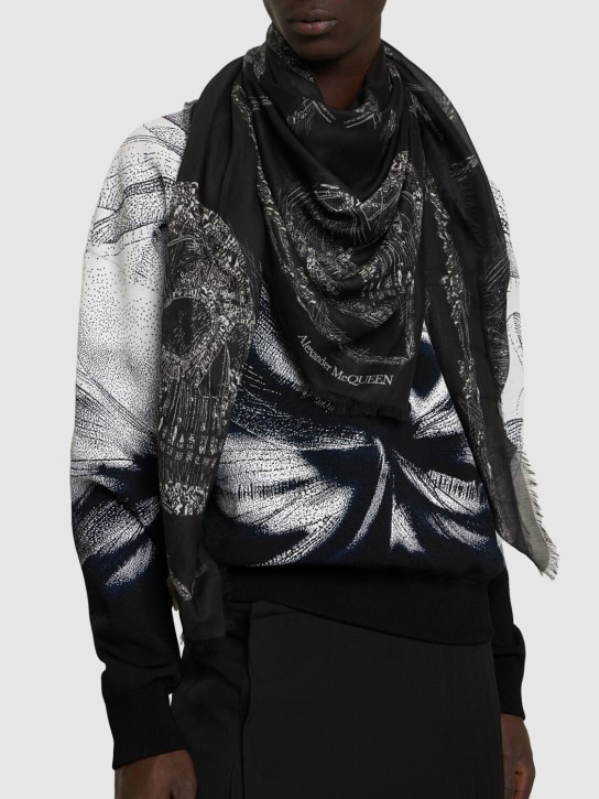 Alexander McQueen: Skull Crystal tech shawl - Black/Ivory - men_1 | Luisa Via Roma