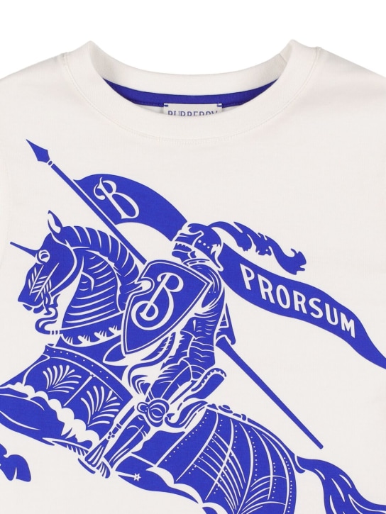 Burberry: T-shirt en jersey de coton imprimé - Blanc/Bleu - kids-boys_1 | Luisa Via Roma