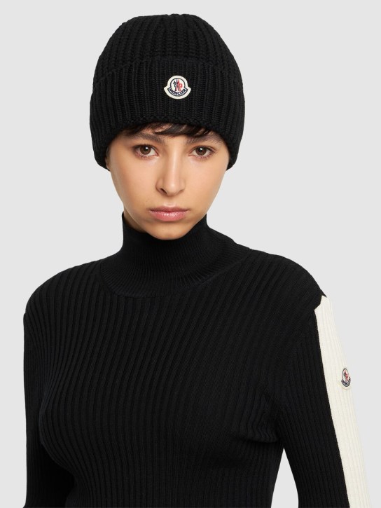 Moncler: 经编针织羊毛帽子 - 黑色 - women_1 | Luisa Via Roma