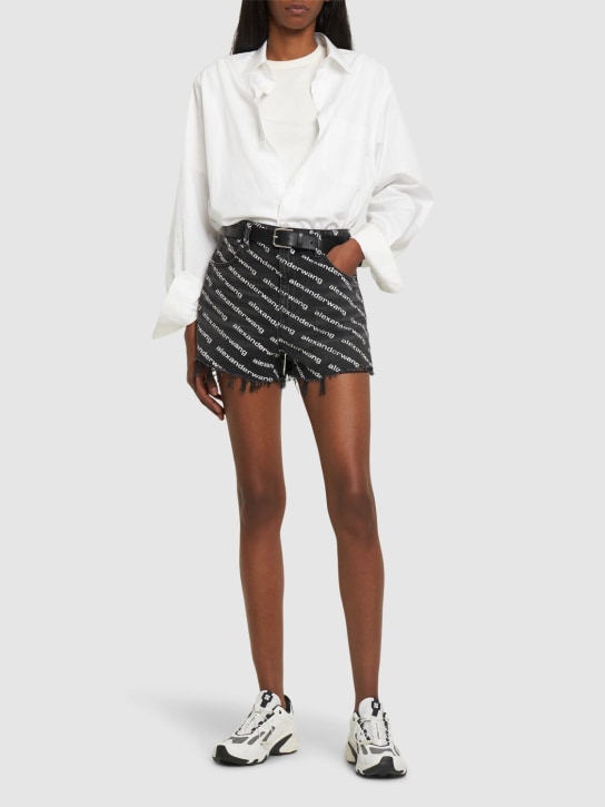 Alexander Wang: Shorts de denim de algodón con logo - Negro/Blanco - women_1 | Luisa Via Roma