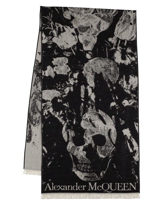 Alexander McQueen: Écharpe en laine imprimée Flower Blooms - Noir/Ivoire - women_0 | Luisa Via Roma