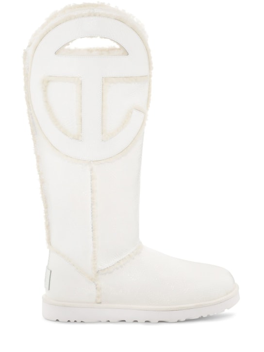 Ugg X Telfar: 10mm Telfar Tall crinkle patent boots - Beyaz - women_0 | Luisa Via Roma