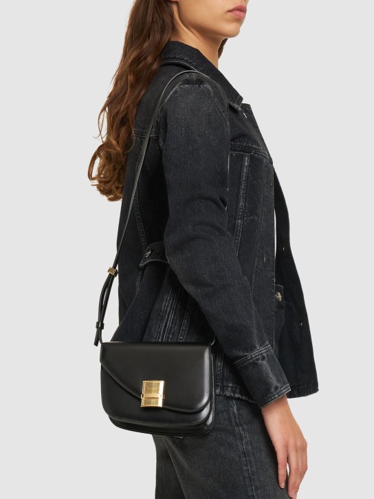 Ferragamo: Petit sac porté épaule en cuir à rabat Oyster - Noir - women_1 | Luisa Via Roma