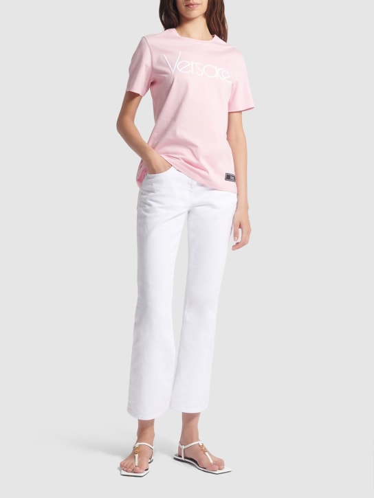 Versace: T-shirt in jersey di cotone - Rosa - women_1 | Luisa Via Roma