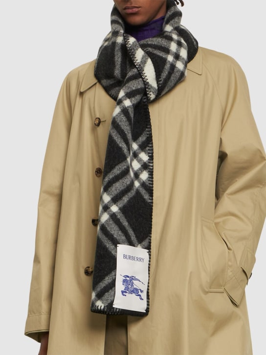 Burberry: Karierter Wollschal „EKD“ - men_1 | Luisa Via Roma