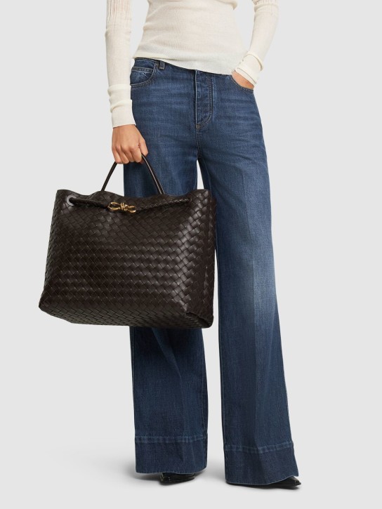 Bottega Veneta: Large Andiamo leather top handle bag - Fondant - women_1 | Luisa Via Roma