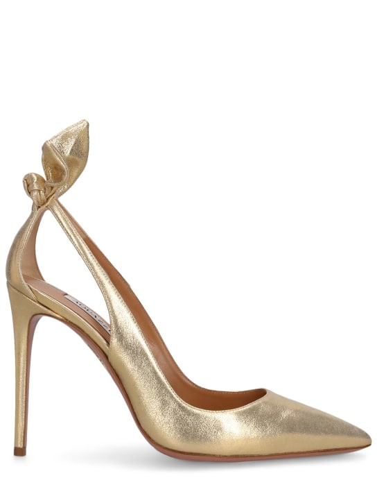 Aquazzura: Zapatos pumps Bow Tie de piel metalizada 105mm - Oro - women_0 | Luisa Via Roma