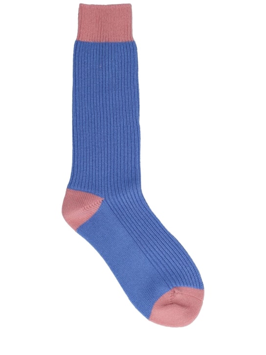 Guest In Residence: The soft cashmere socks - Blue/Pink - women_0 | Luisa Via Roma