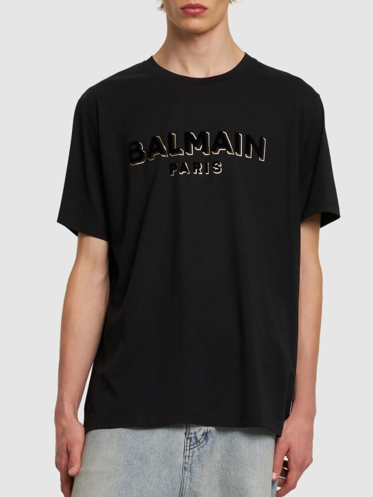Balmain: Flocked & foiled logo t-shirt - men_2 | Luisa Via Roma