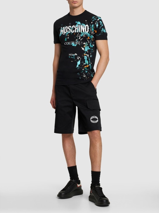 Moschino: T-shirt en jersey de coton biologique imprimé logo - Noir - men_1 | Luisa Via Roma