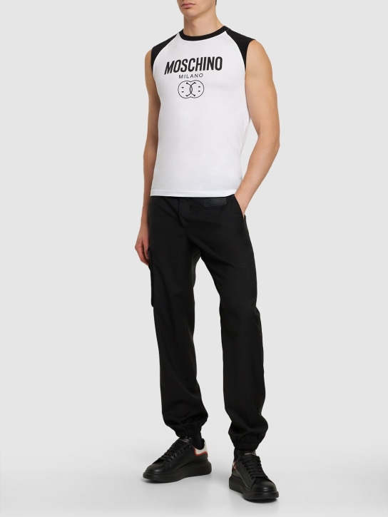 Moschino: Logo print cotton jersey tank top - Beyaz/Siyah - men_1 | Luisa Via Roma