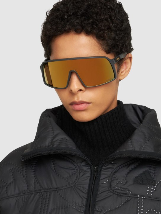 Oakley: Sutro Prizm sunglasses - Siyah/Altın - women_1 | Luisa Via Roma