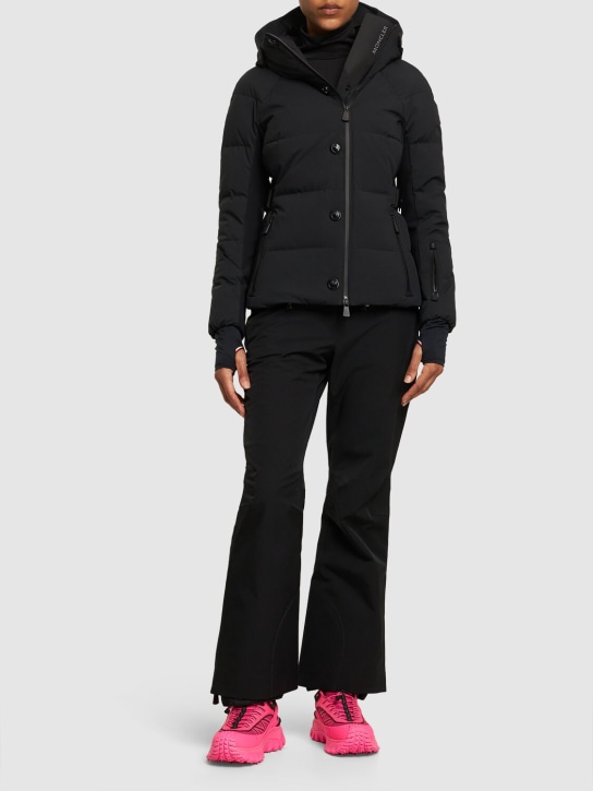 Moncler Grenoble: Guyane科技织物&尼龙羽绒服 - 黑色 - women_1 | Luisa Via Roma