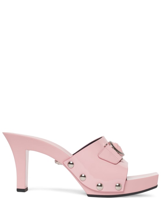 Versace: 60毫米漆皮木屐鞋 - 浅粉色 - women_0 | Luisa Via Roma