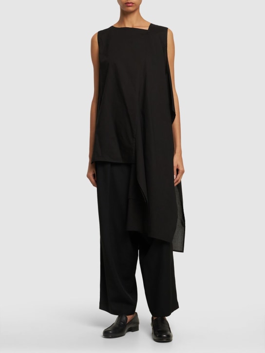 Yohji Yamamoto: 无袖不对称垂褶棉质上衣 - 黑色 - women_1 | Luisa Via Roma