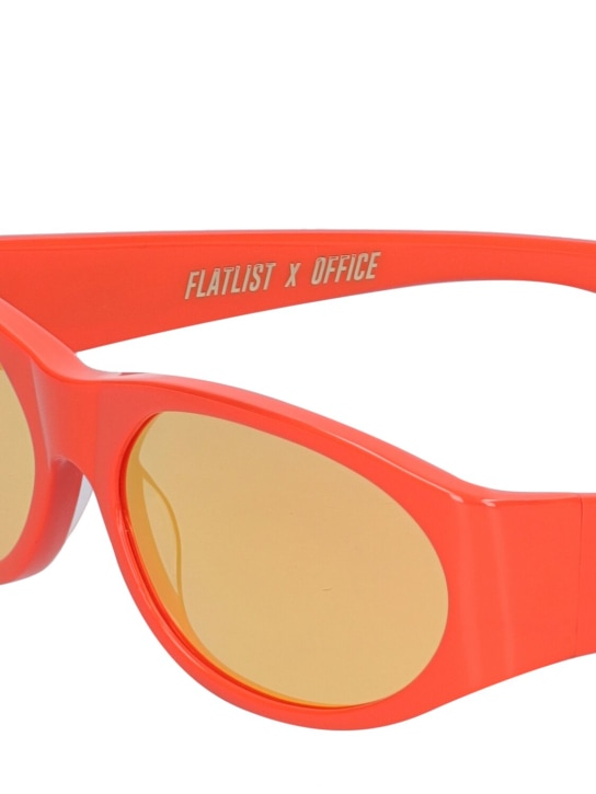 Flatlist Eyewear: Office Eddie Kyu sunglasses - men_3 | Luisa Via Roma