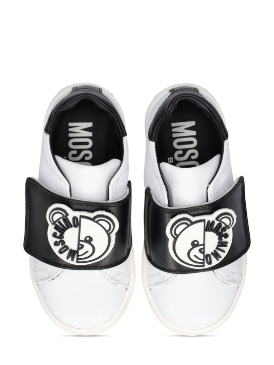 Moschino: Riemensneakers aus Leder mit Patch - Weiß/Schwarz - kids-boys_1 | Luisa Via Roma