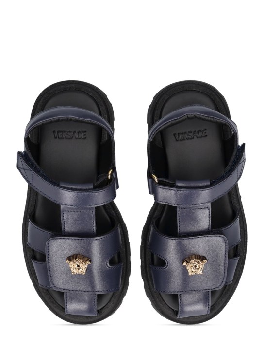 Versace: Sandales en cuir à logo - Marine/Doré - kids-girls_1 | Luisa Via Roma