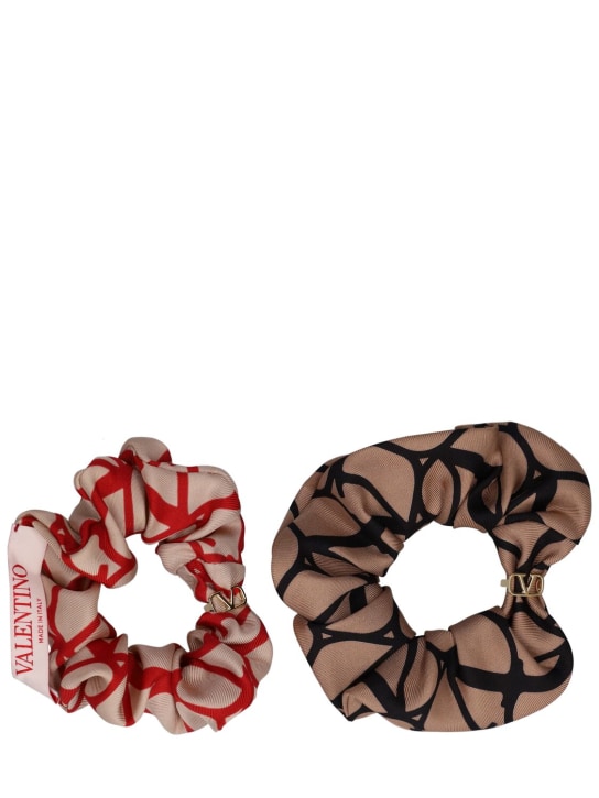 Valentino Garavani: V logo set of 2 twill silk scrunchies - Red/Black - women_0 | Luisa Via Roma