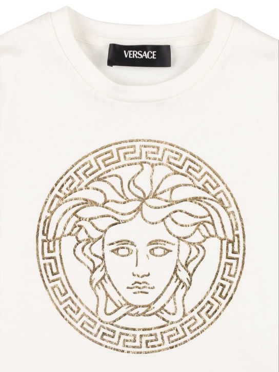 Versace: T-shirt in jersey di cotone con stampa Medusa - Bianco/Oro - kids-boys_1 | Luisa Via Roma