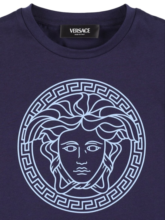 Versace: T-shirt en jersey de coton imprimé Medusa - Bleu Marine - kids-boys_1 | Luisa Via Roma