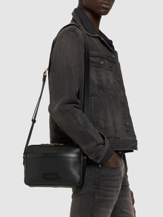 Tom Ford: Medium grain leather messenger bag - Black - men_1 | Luisa Via Roma