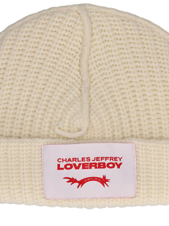 Charles Jeffrey LOVERBOY: Bonnet en laine mélangée avec patch logo - Écru - men_1 | Luisa Via Roma