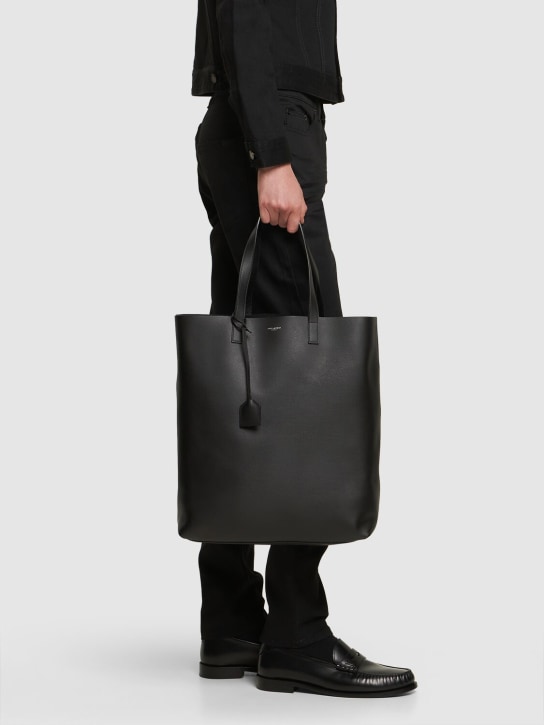 Saint Laurent: Logo leather shopping bag - Siyah - men_1 | Luisa Via Roma