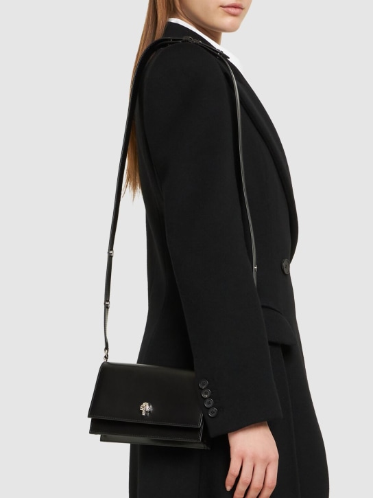 Alexander McQueen: Petit sac porté épaule en cuir - Noir - women_1 | Luisa Via Roma