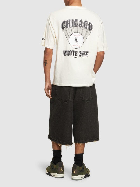 New Era: Chicago White Sox printed t-shirt - Beyaz/Siyah - men_1 | Luisa Via Roma