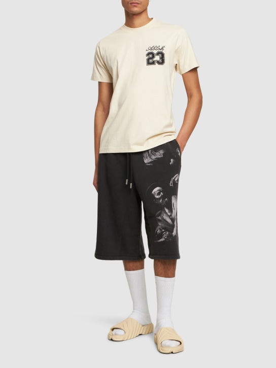 Off-White: T-Shirt aus Baumwolle mit 23-Logo - Angora Black - men_1 | Luisa Via Roma