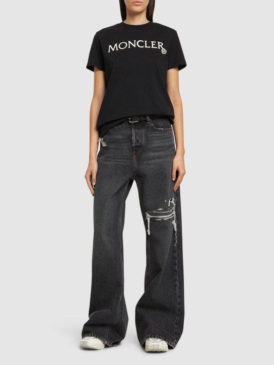 Moncler: 로고 오가닉 코튼 니트 티셔츠 - 블랙 - women_1 | Luisa Via Roma