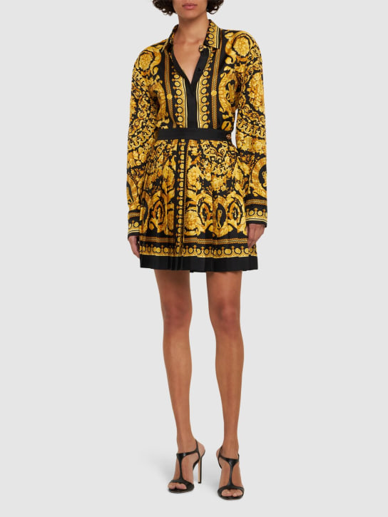 Versace: Falda de sarga de seda con estampado - Negro/Dorado - women_1 | Luisa Via Roma