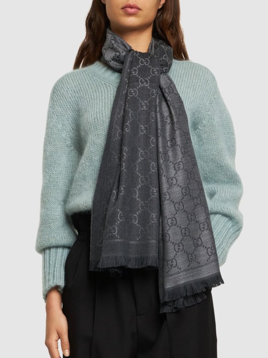 Gucci: GG wool jacquard scarf - Anthracite/Black - women_1 | Luisa Via Roma