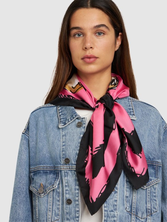 Moschino: Teddy Bear silk twill scarf - Fuşya - women_1 | Luisa Via Roma
