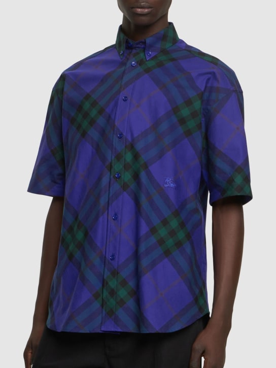 Burberry: Camicia in cotone check con logo - Blu - men_1 | Luisa Via Roma