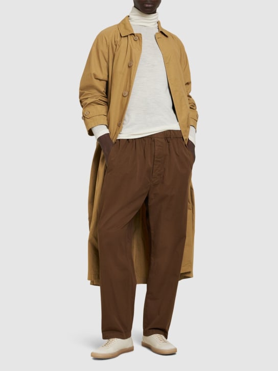 Lemaire: Pantaloni loose fit in cotone stretch - Tabacco - men_1 | Luisa Via Roma