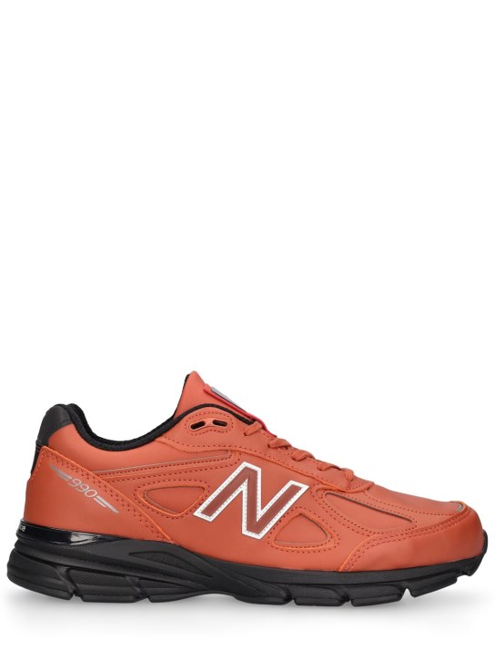 New Balance: 990 V4运动鞋 - 红褐色 - men_0 | Luisa Via Roma