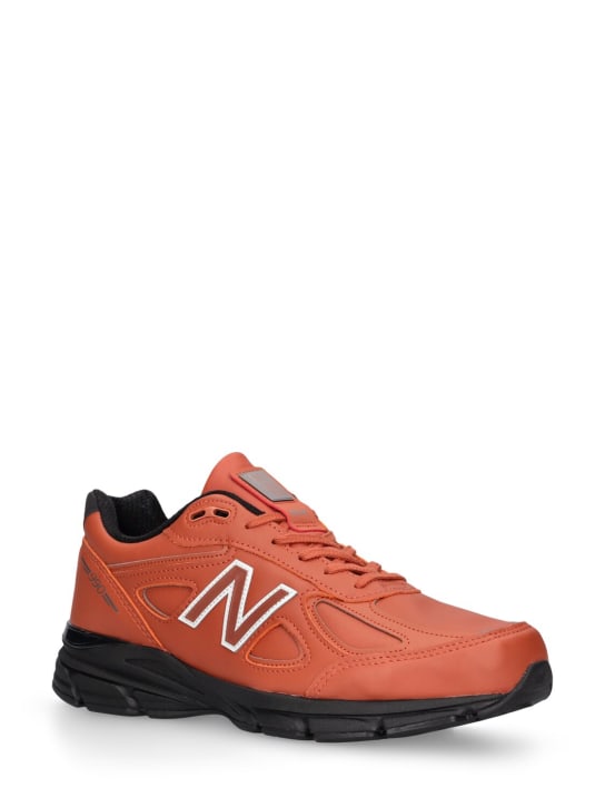 New Balance: 990 V4运动鞋 - 红褐色 - men_1 | Luisa Via Roma