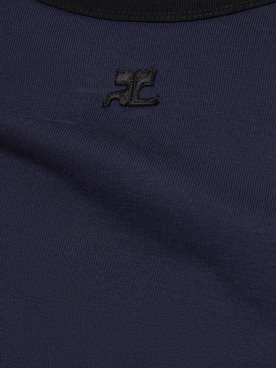 Courreges: Bumpy对比色平纹针织T恤 - 海军蓝/黑色 - men_1 | Luisa Via Roma