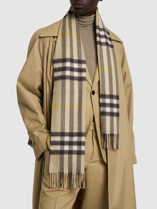 Burberry: Check cashmere scarf - Hunter - men_1 | Luisa Via Roma